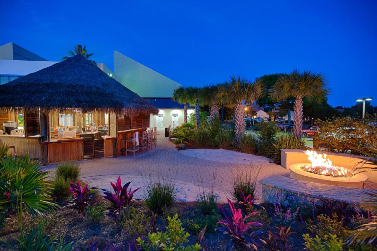 Popular attractions Area Nearby Property